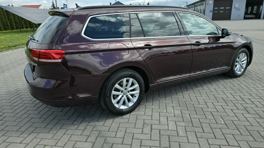 VOLKSWAGEN Passat -