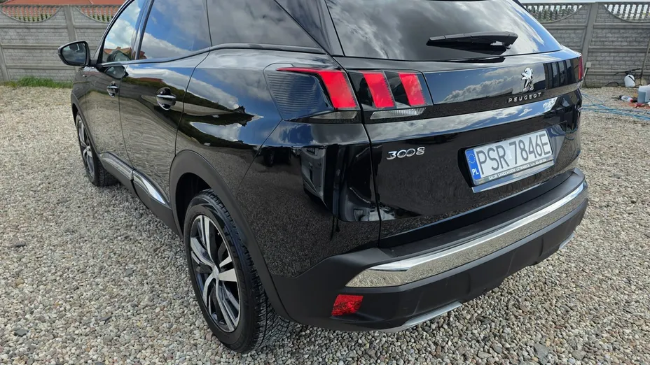 PEUGEOT 3008 -