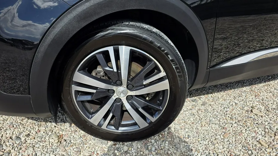 PEUGEOT 3008 -