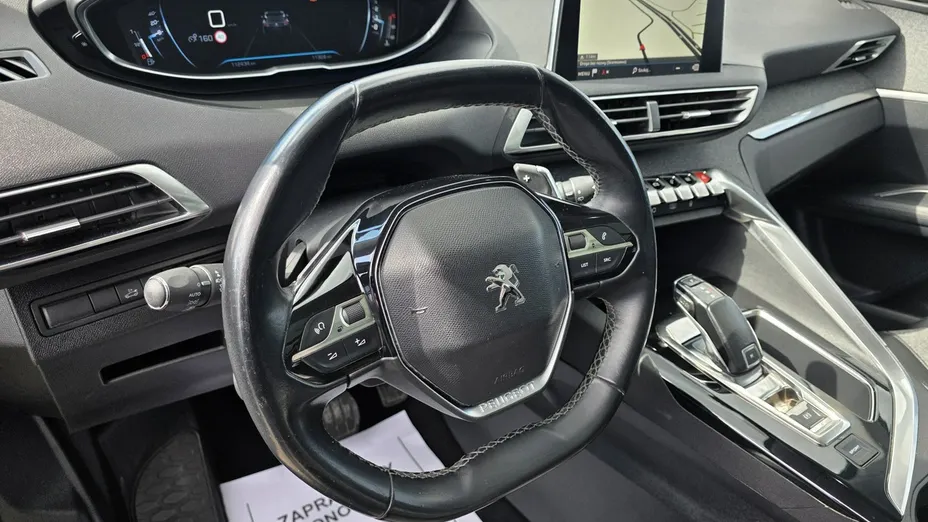 PEUGEOT 3008 -