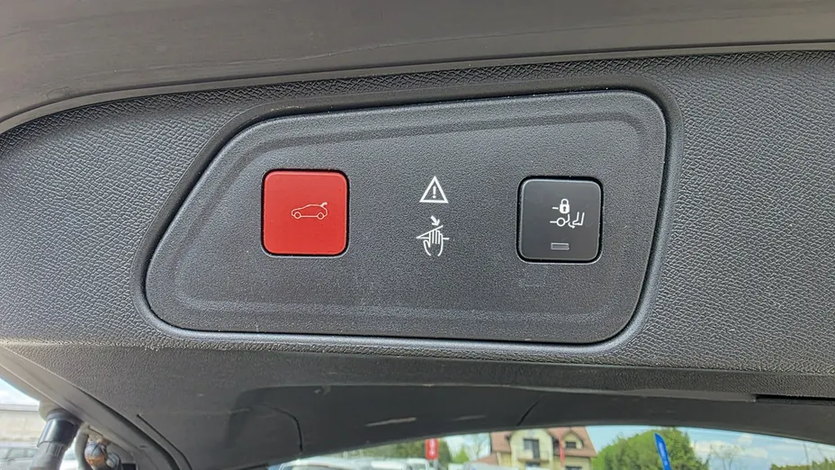 PEUGEOT 3008 -