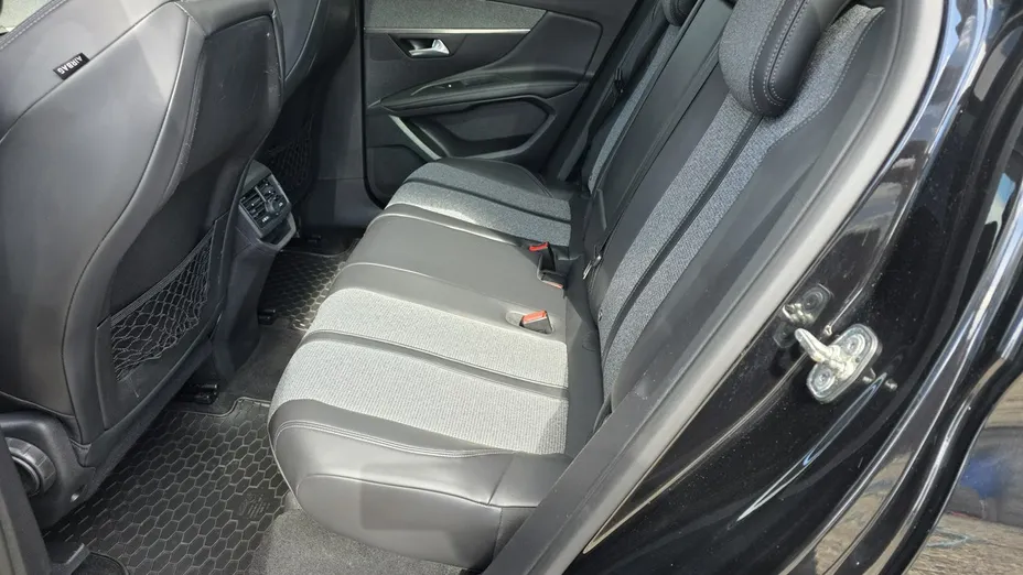 PEUGEOT 3008 -