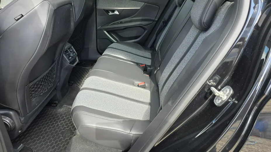 PEUGEOT 3008 -