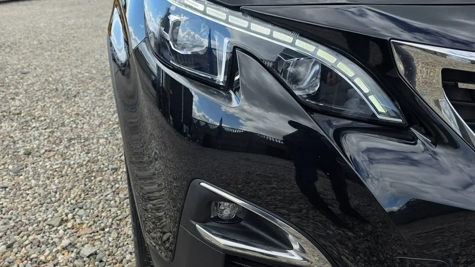 PEUGEOT 3008 -