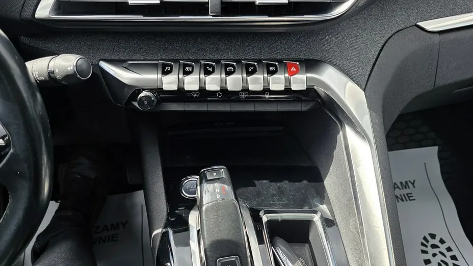 PEUGEOT 3008 -