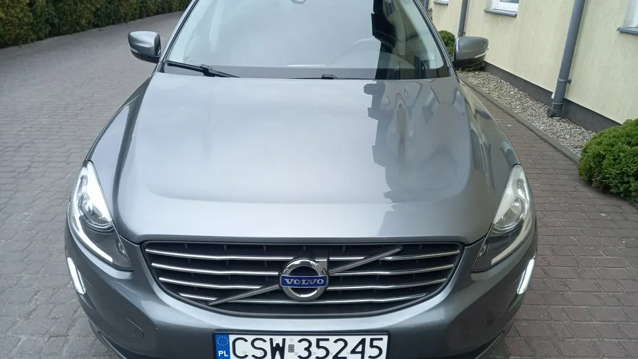 VOLVO XC60 -