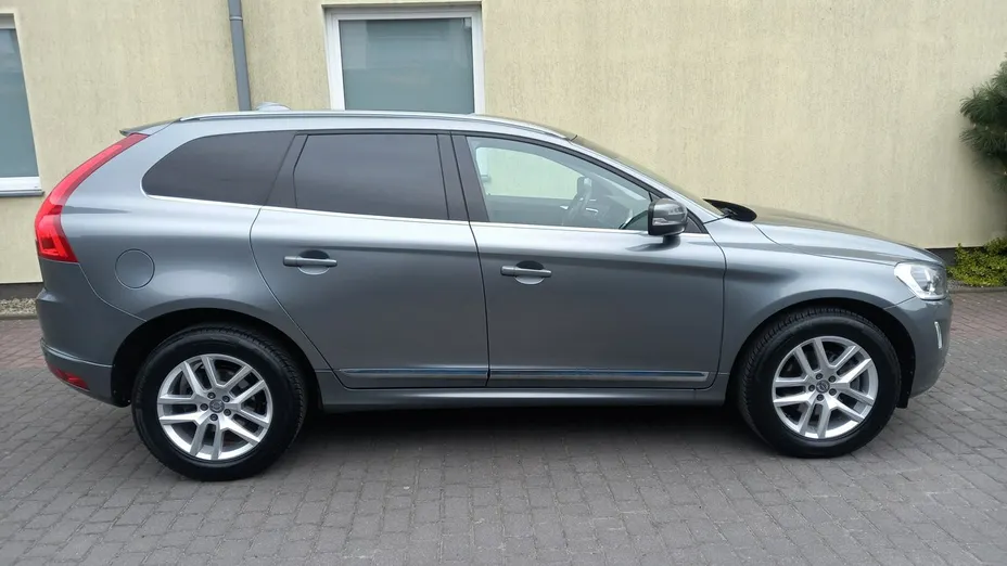 VOLVO XC60 -