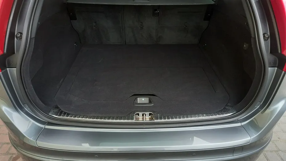 VOLVO XC60 -