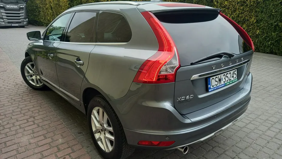 VOLVO XC60 -