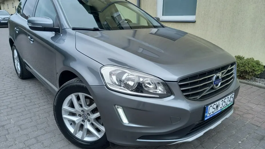 VOLVO XC60 -