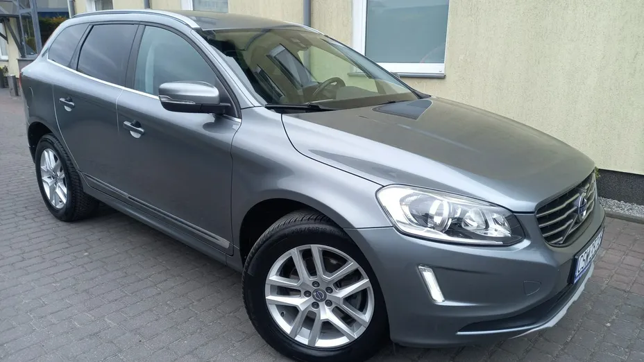 VOLVO XC60 -
