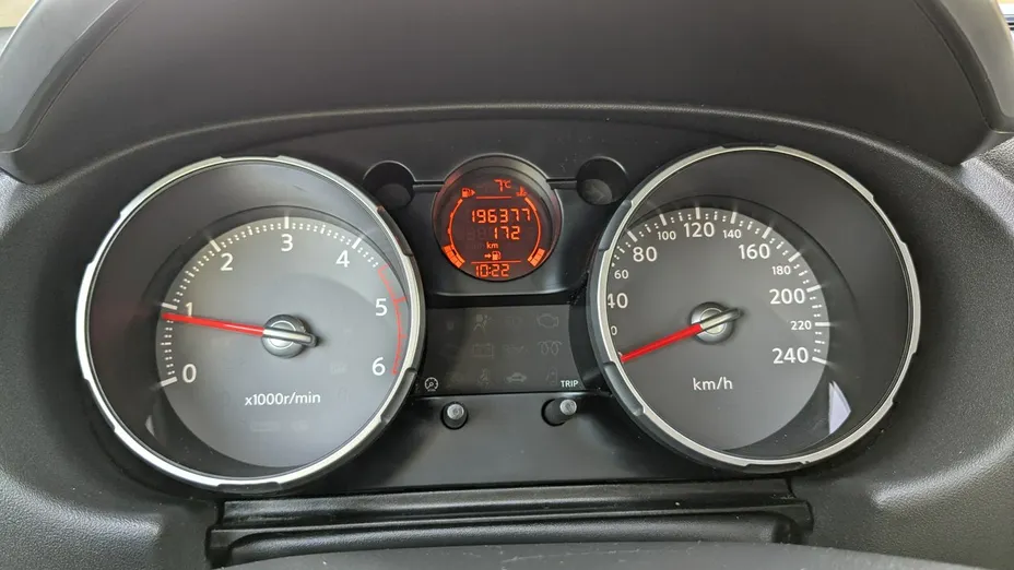 NISSAN Qashqai -