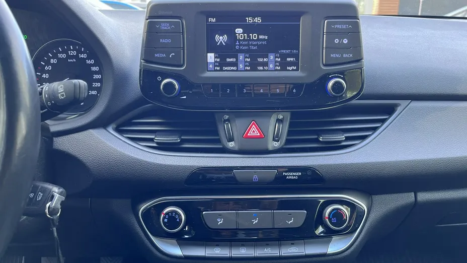 HYUNDAI i30 -
