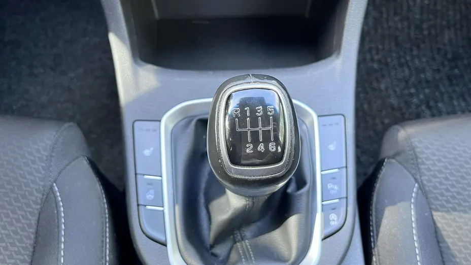 HYUNDAI i30 -