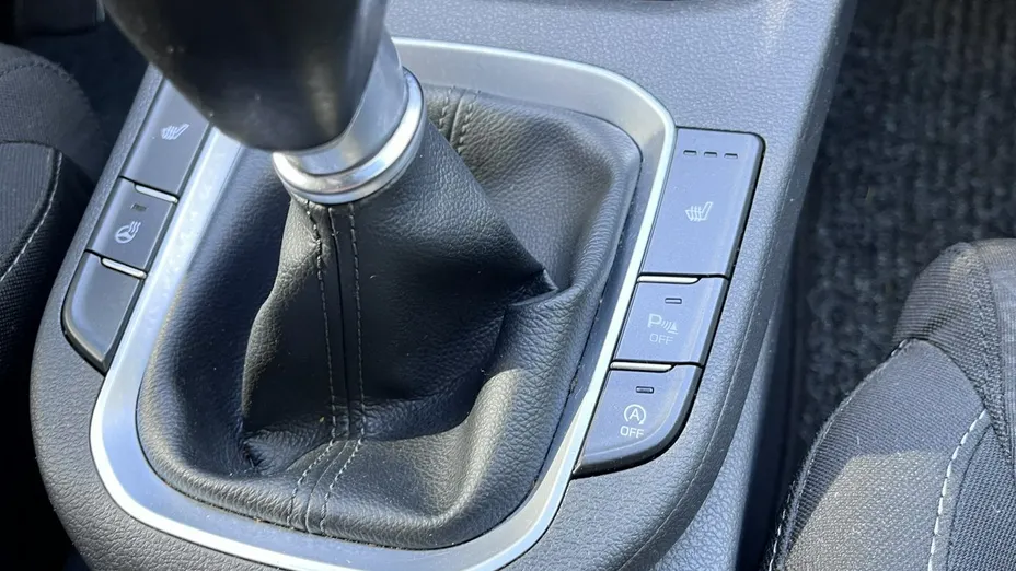 HYUNDAI i30 -