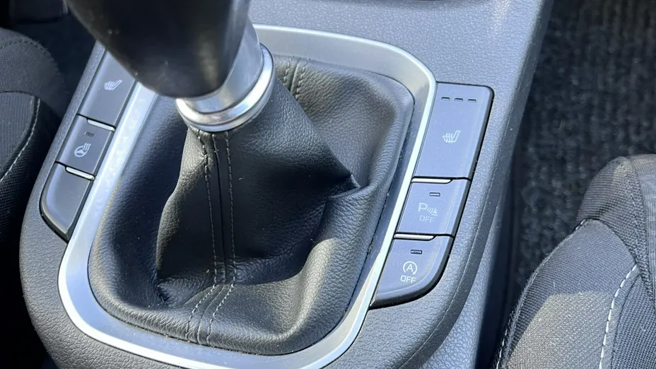 HYUNDAI i30 -