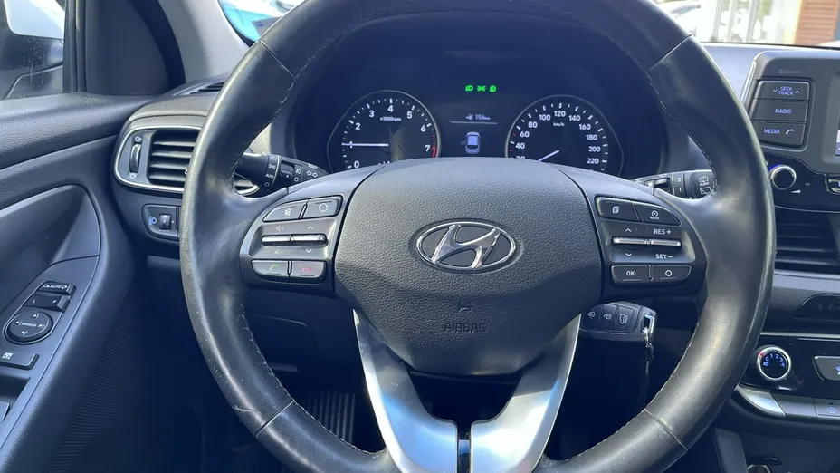 HYUNDAI i30 -
