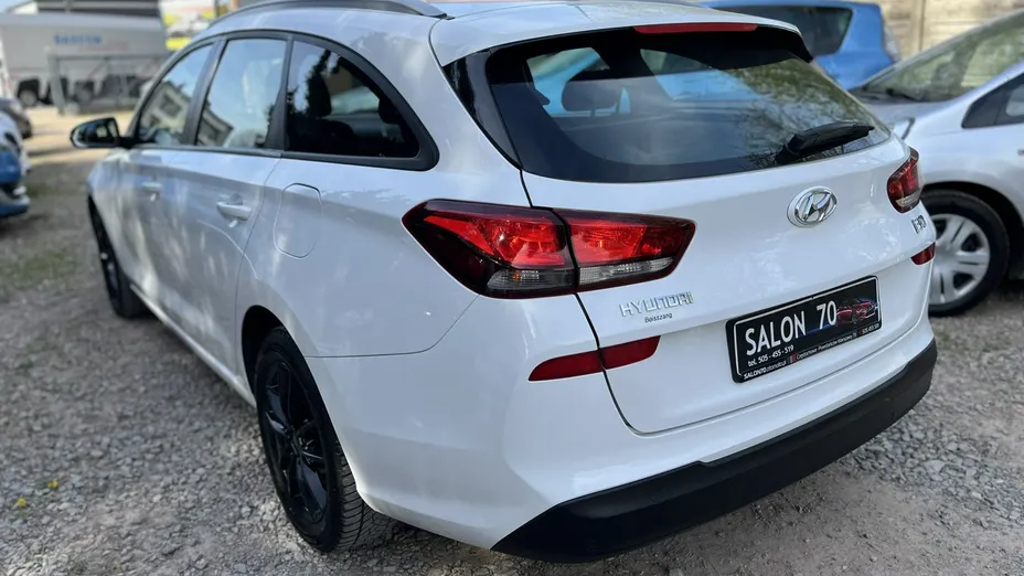 HYUNDAI i30 -