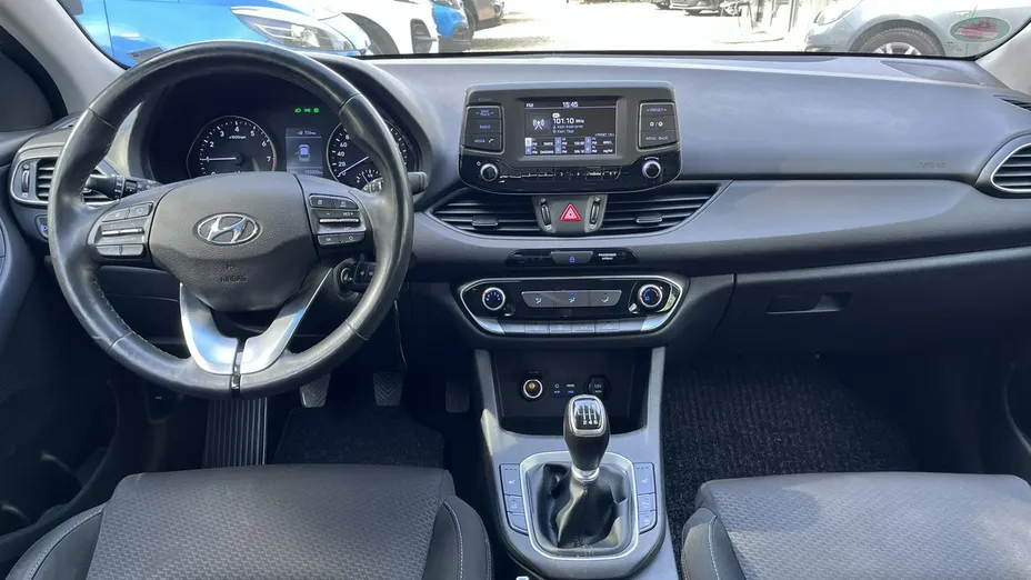 HYUNDAI i30 -