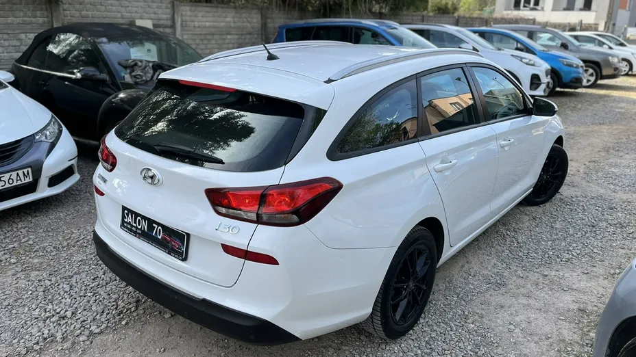 HYUNDAI i30 -