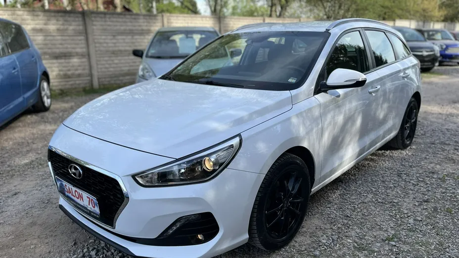 HYUNDAI i30 -