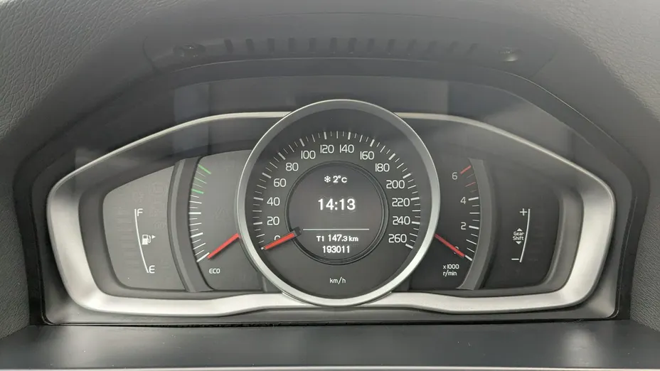VOLVO V60 -