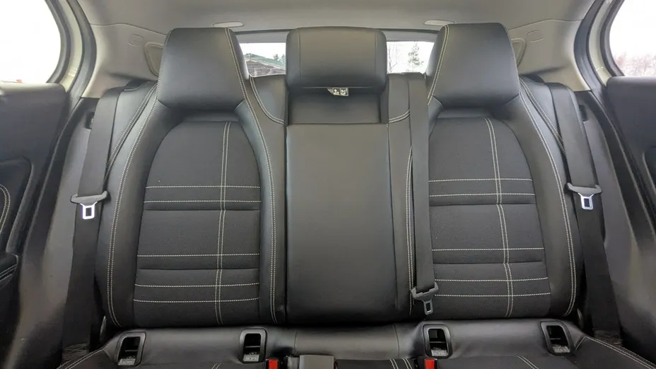 MERCEDES-BENZ GLA -