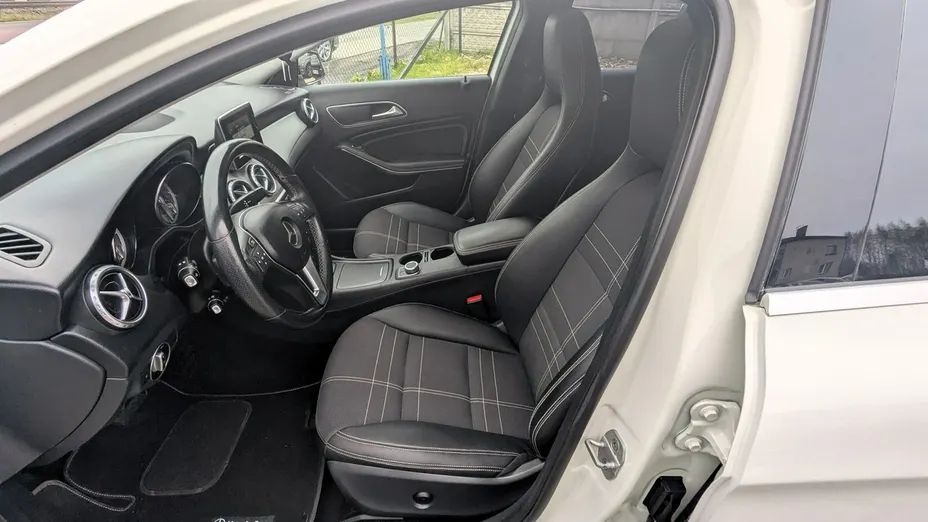 MERCEDES-BENZ GLA -