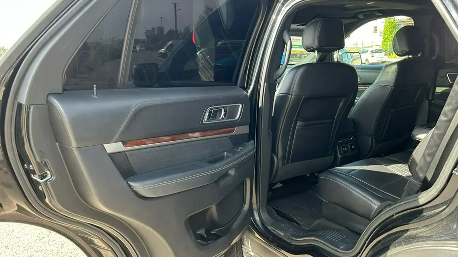 FORD Explorer -