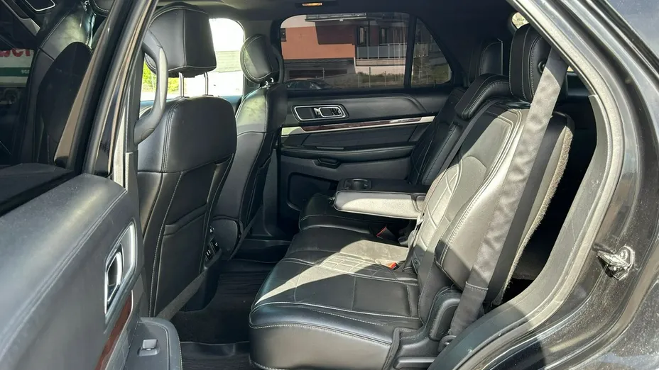 FORD Explorer -