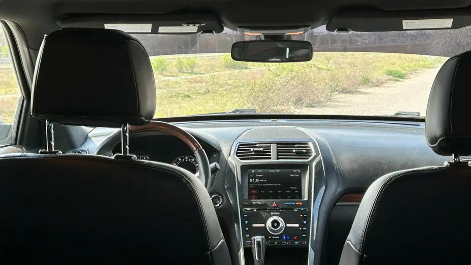 FORD Explorer -