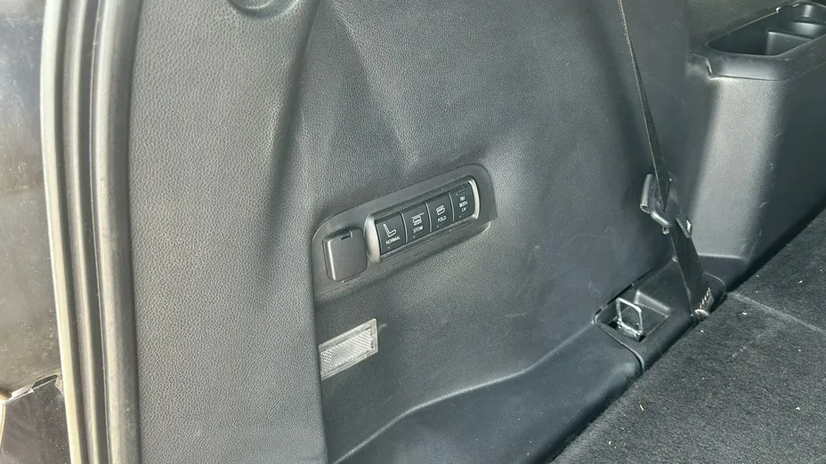FORD Explorer -