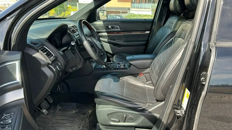 FORD Explorer -