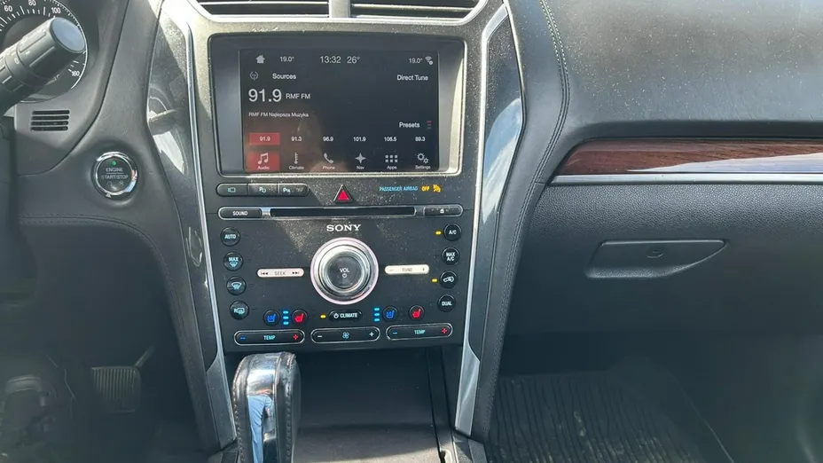 FORD Explorer -