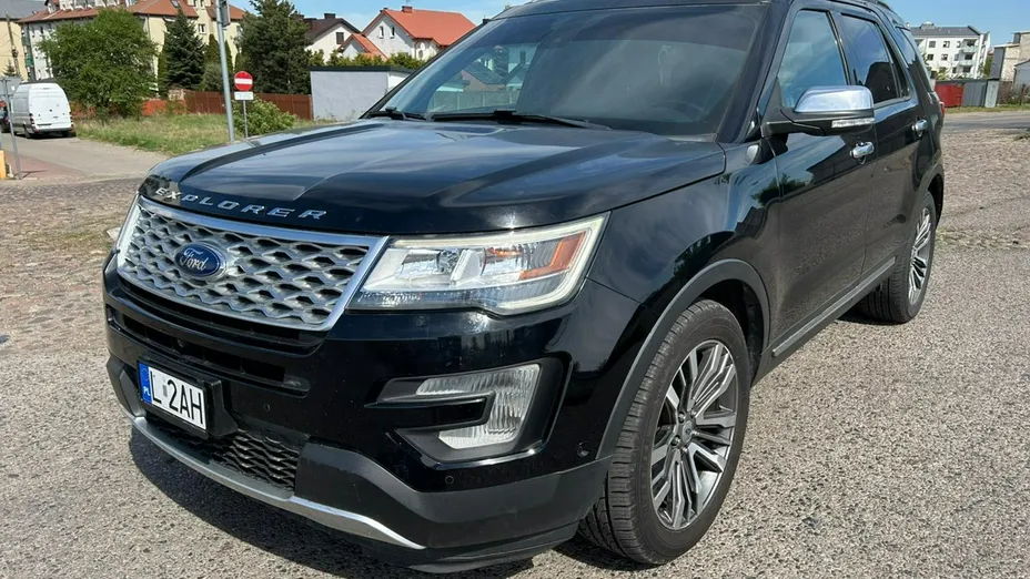 FORD Explorer -