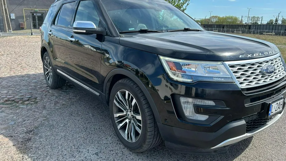 FORD Explorer -