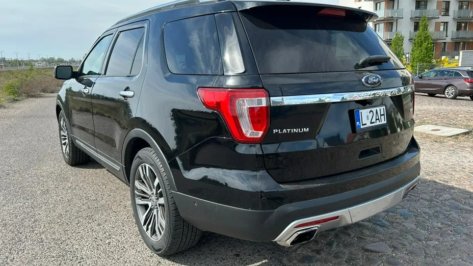 FORD Explorer -