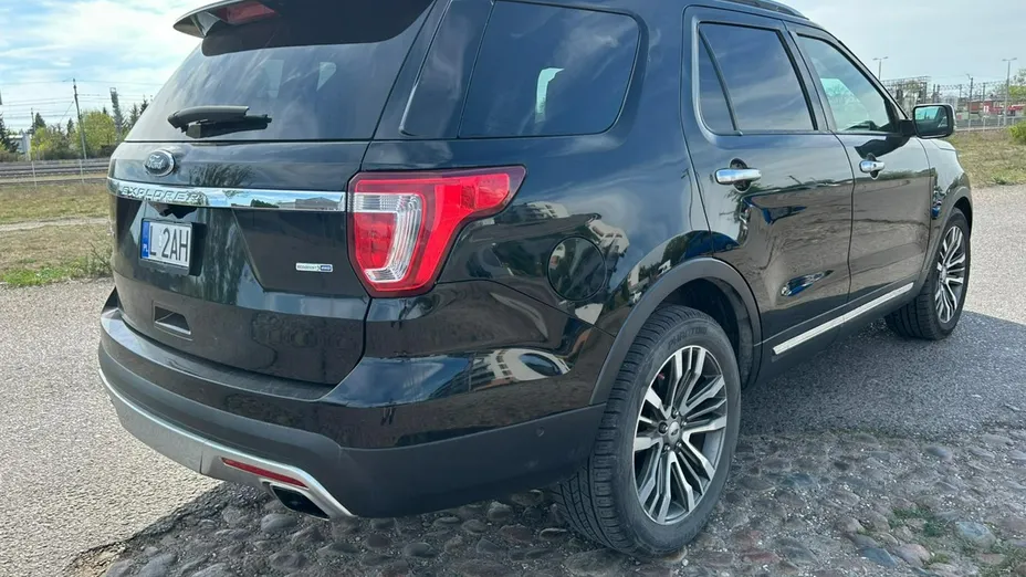 FORD Explorer -