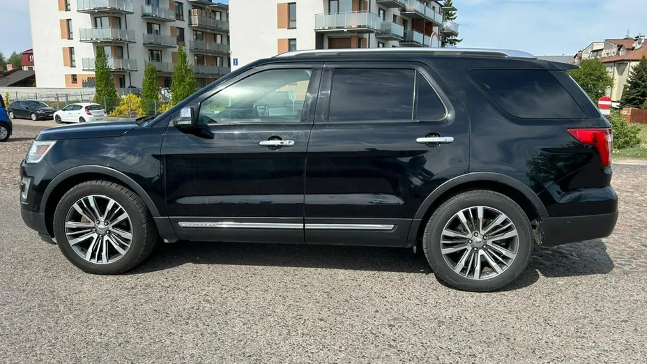 FORD Explorer -