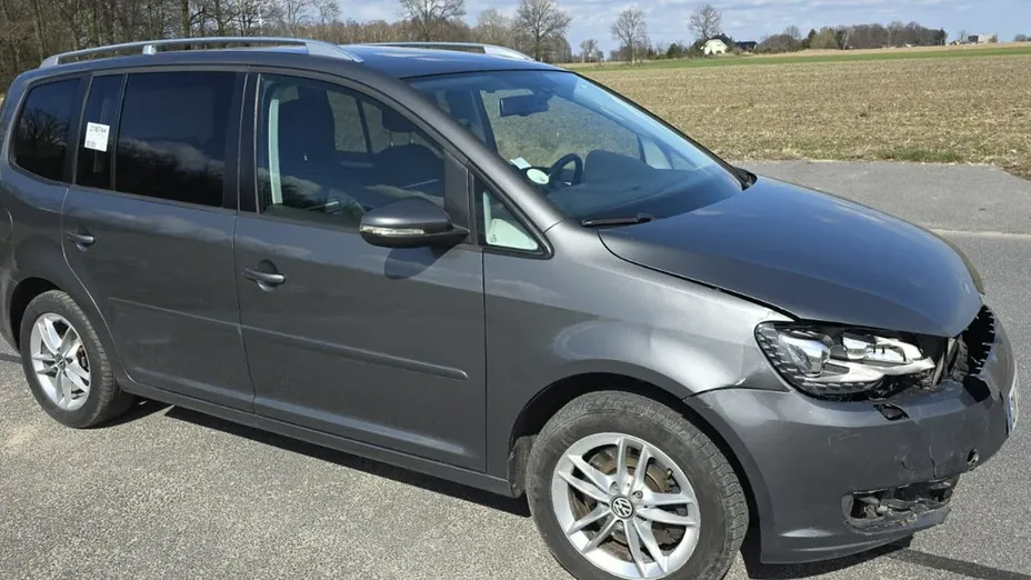 VOLKSWAGEN Touran -