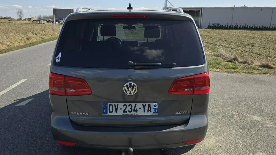 VOLKSWAGEN Touran -