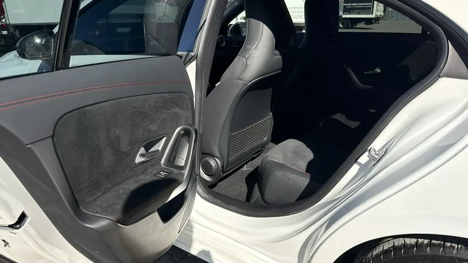 MERCEDES-BENZ CLA -