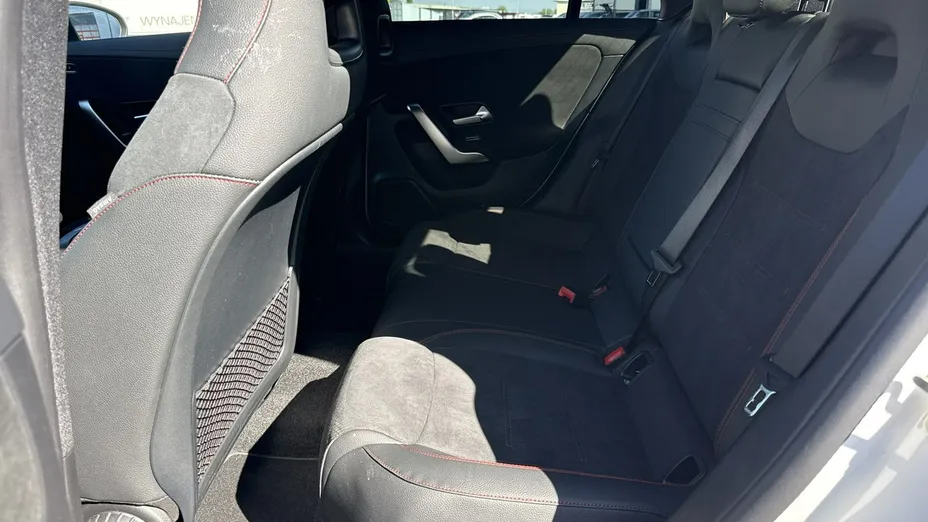 MERCEDES-BENZ CLA -
