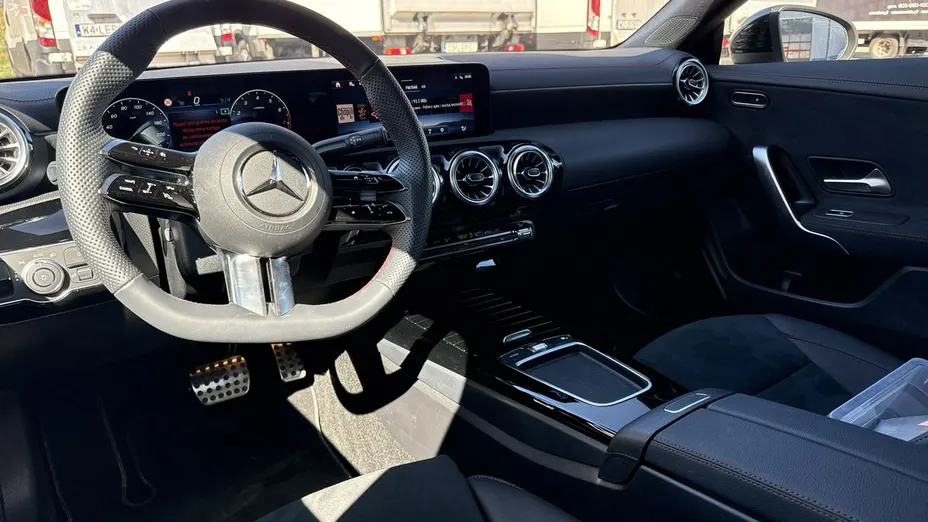 MERCEDES-BENZ CLA -
