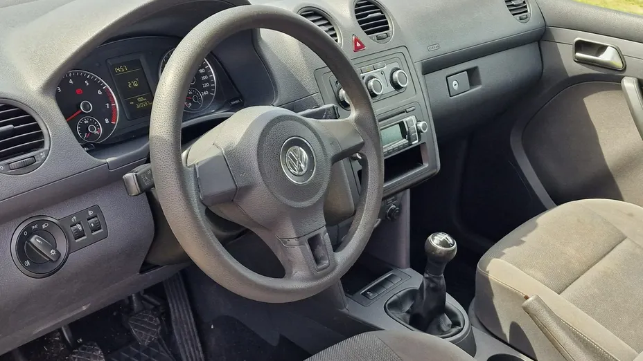 VOLKSWAGEN Caddy -
