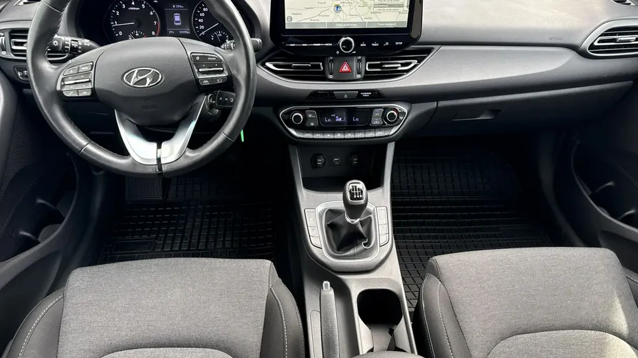 HYUNDAI i30 -