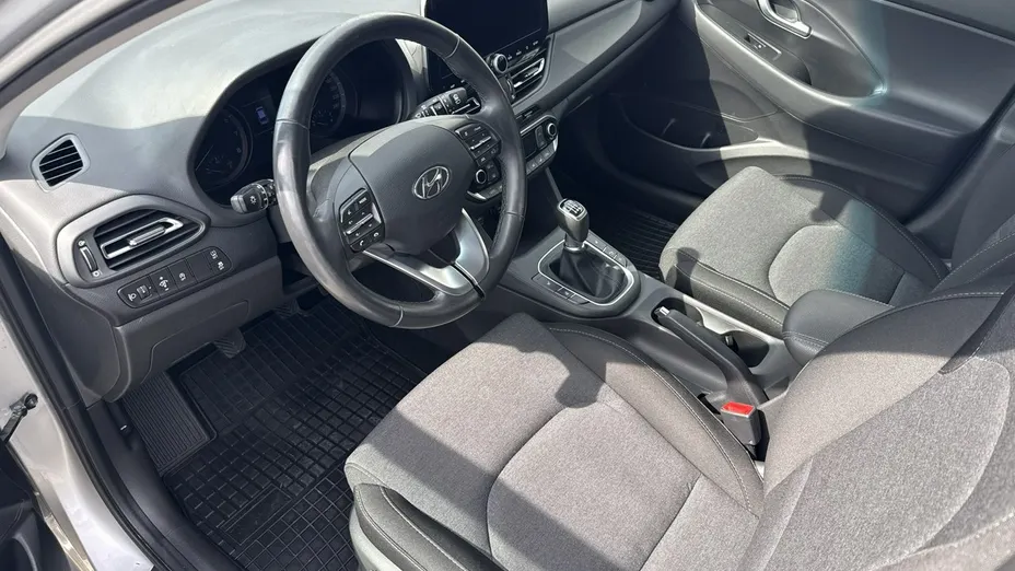 HYUNDAI i30 -