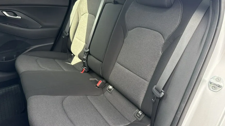 HYUNDAI i30 -