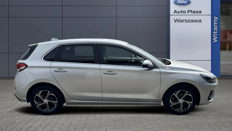 HYUNDAI i30 -