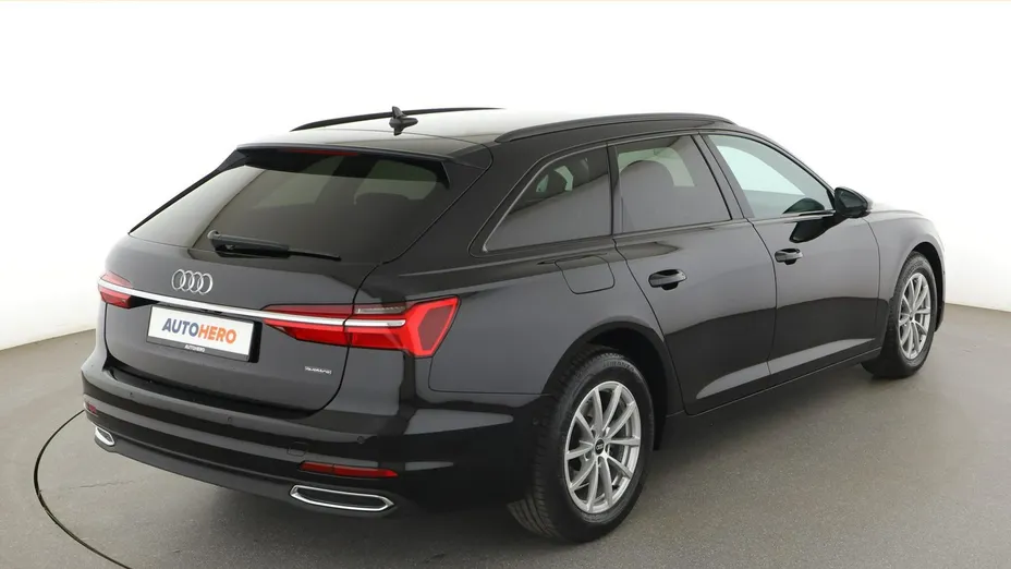 AUDI A6 -